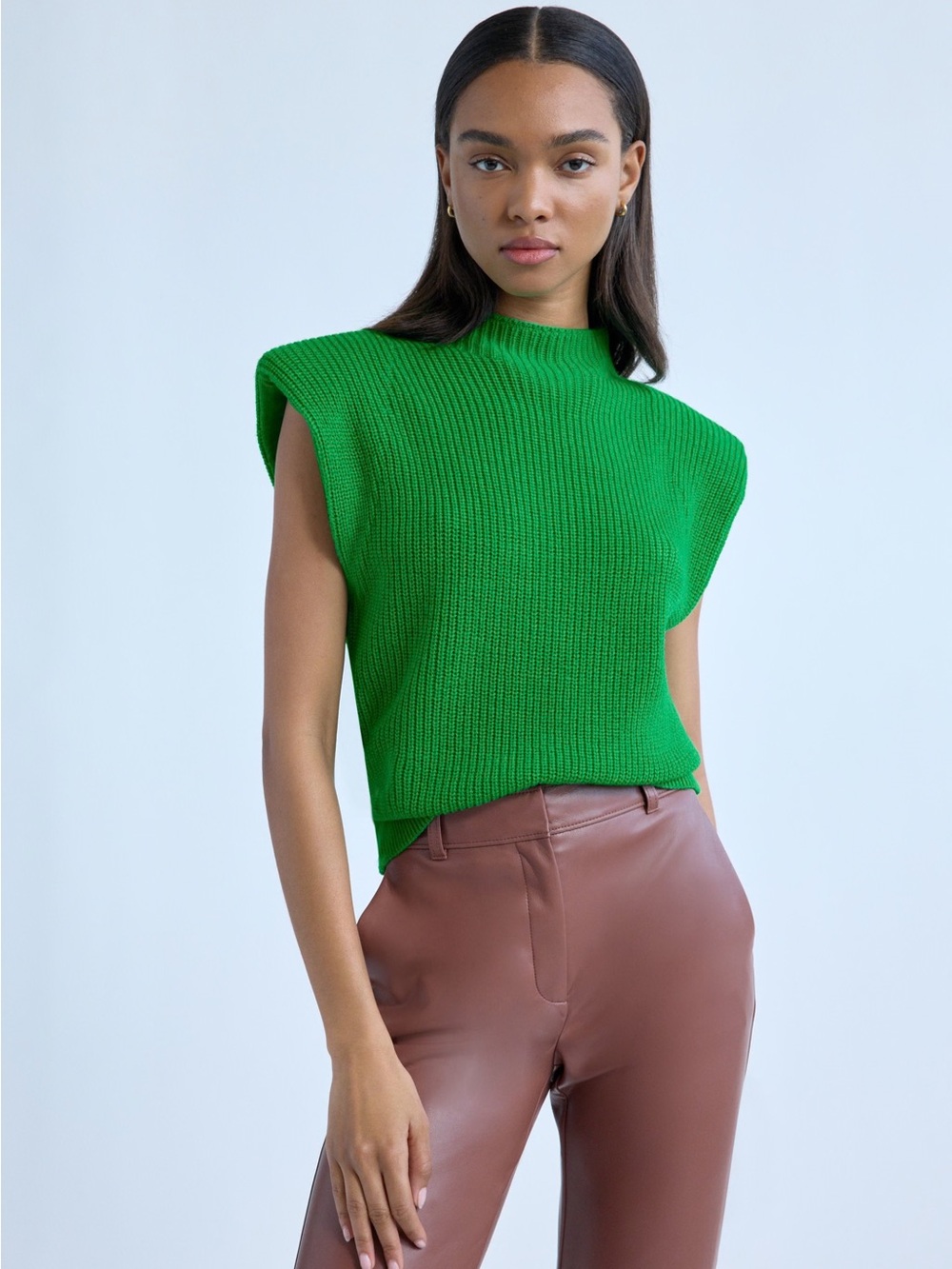 Aritzia Babaton Hazlitt Sweater Vest Green Minimalist Structured Wool Size XS